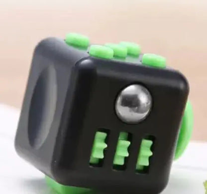 Fidget Cube Reduce el estrés en segundos
